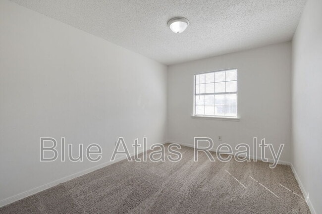 Building Photo - 701 Via Del Mar