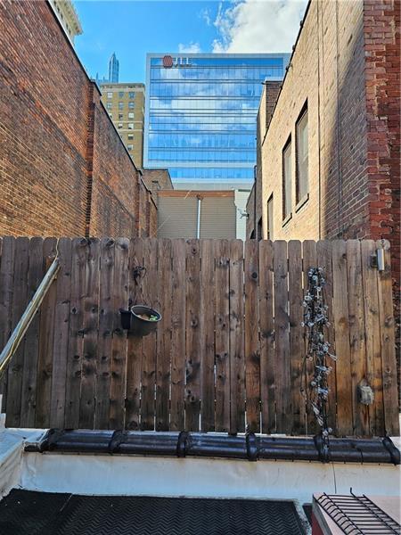 Building Photo - 312 Forbes Ave