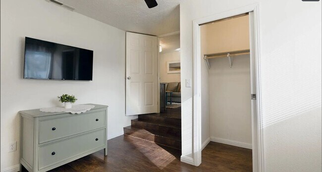 Building Photo - 3 BED 1 BATH COUNTRY SETTING HOME WITH BONUS ROOM