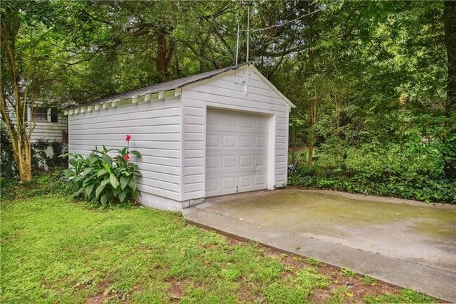 Building Photo - 1249 Goodwin Rd NE