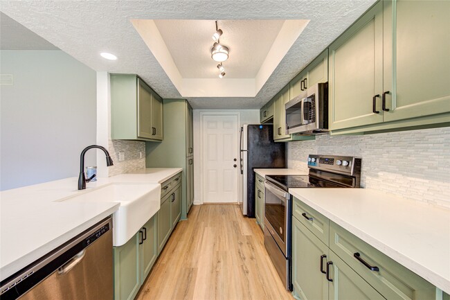 Building Photo - 21319 Park Green Dr