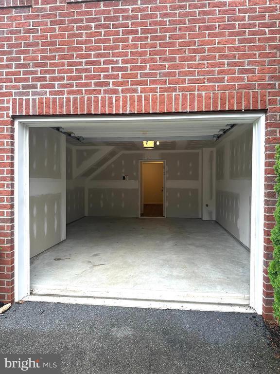 Building Photo - 35 Savage Ct