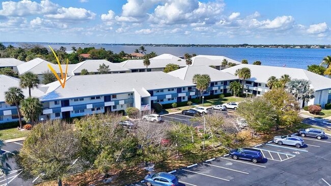 Building Photo - 175 SE St Lucie Blvd