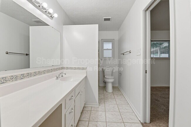 Building Photo - 2115 Oak Shores Dr