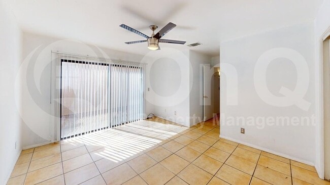Building Photo - 2505 N Palo Santo Dr