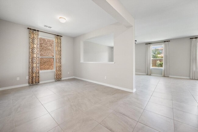 Building Photo - 3409 Keechi Creek Dr