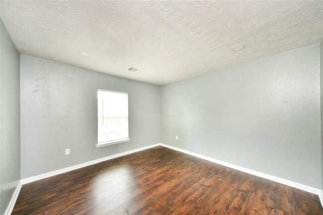 Building Photo - 2802 Bringhurst St