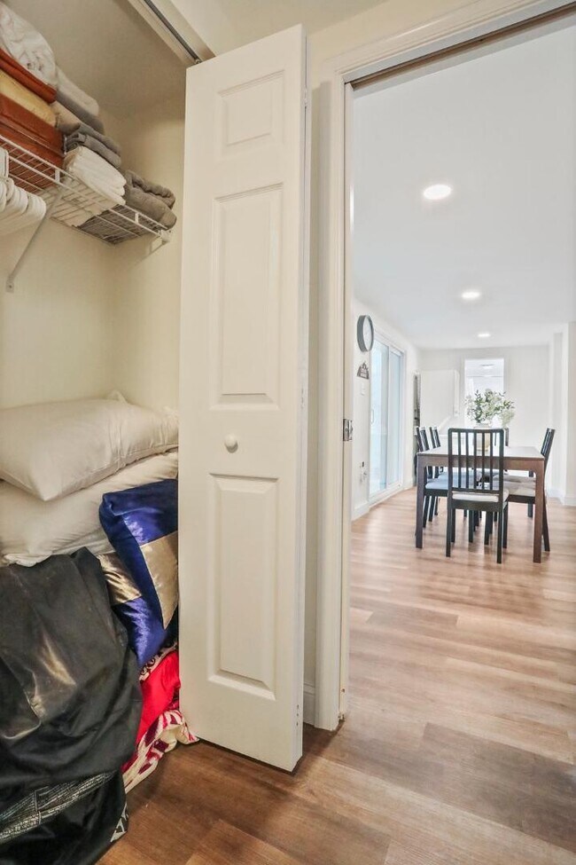 Building Photo - 159 Wolfe Hill Rd