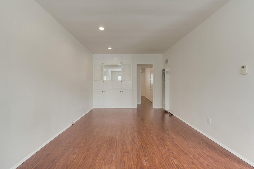 built in cabinetry in living room - 5534 Kester Ave