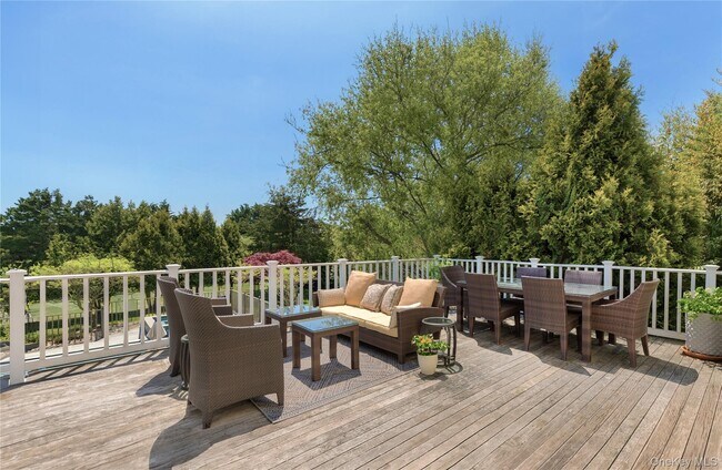 Building Photo - 7 Stillwaters Ln