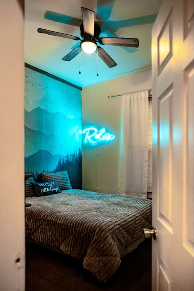 Building Photo - 612 W Market St