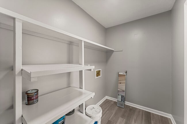 Building Photo - 6344 Olde Towne Dr