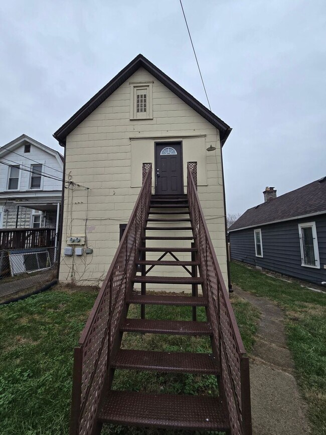 Building Photo - 975-975.5-9755 Campbell Ave