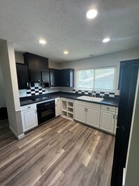 Building Photo - Blarney Stone