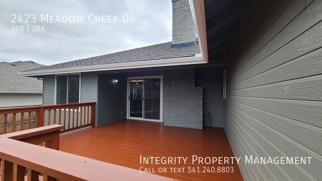 Building Photo - 2423 Meadow Creek Dr