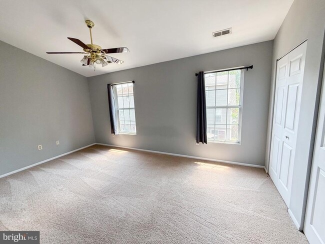 Building Photo - 9424 Sea Breeze Ct