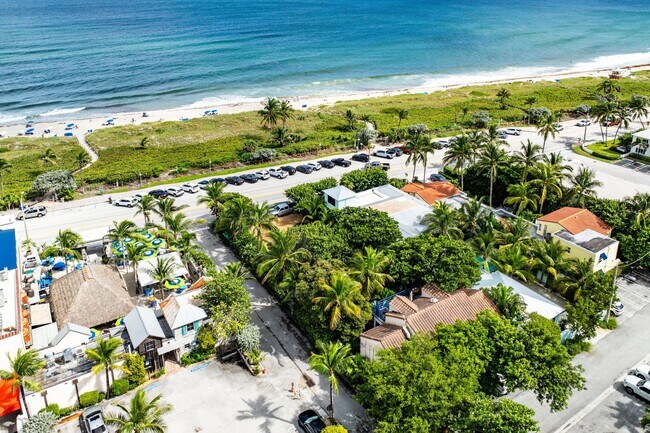 Building Photo - 72 S Ocean Blvd