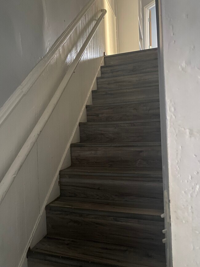 Building Photo - 3209 Iowa Ave