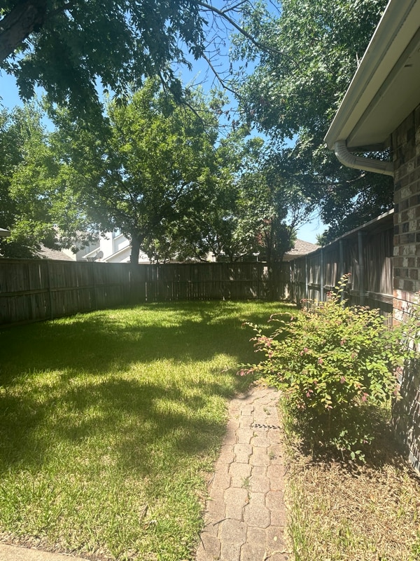 Building Photo - 2002 Oak Creek Ct