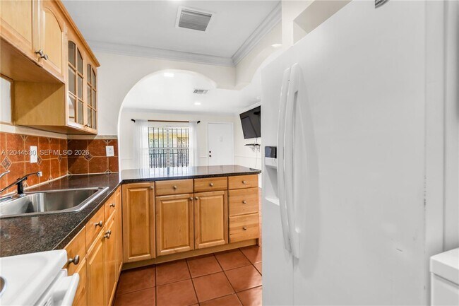 Building Photo - 15350 SW 72nd St