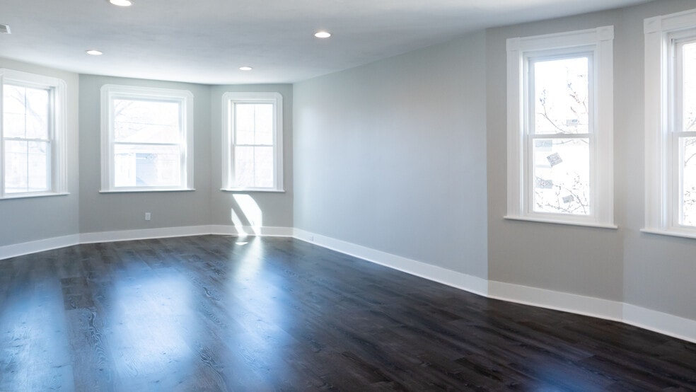 Building Photo - 268 Brown St