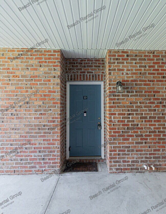 Building Photo - 2065 Silvercrest Dr