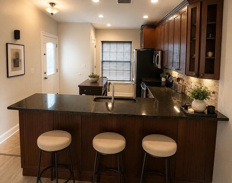 Building Photo - 3841 El Camino Ct