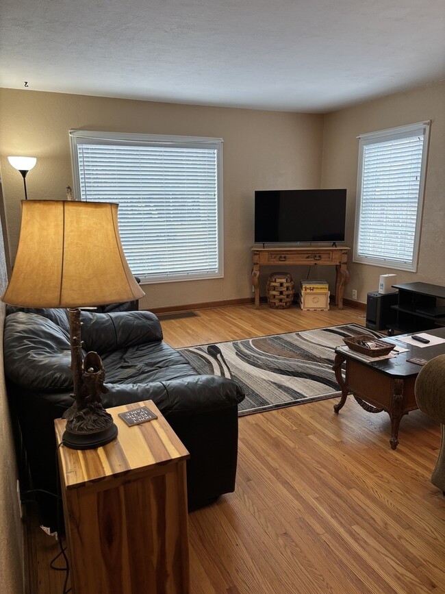 Building Photo - 23822 Amboy St