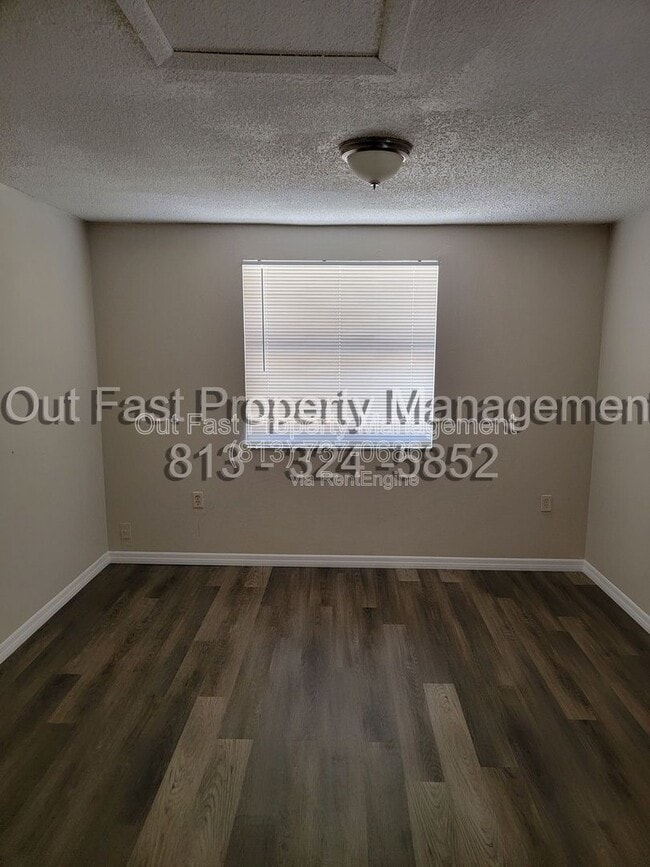Building Photo - 8400 Sunnydale Dr