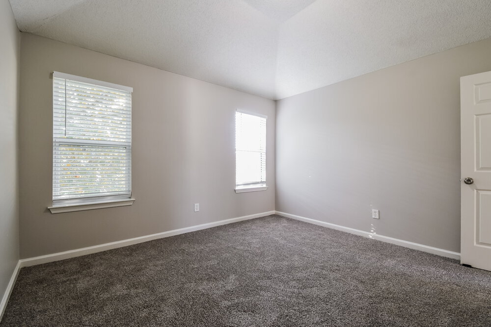 Building Photo - 3827 Riverview Bend