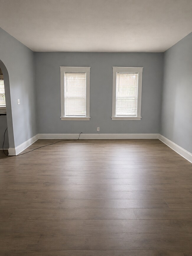 Building Photo - 1114 E 64th St