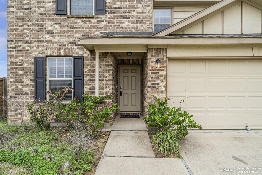 Building Photo - 5007 Royal Amber Ln