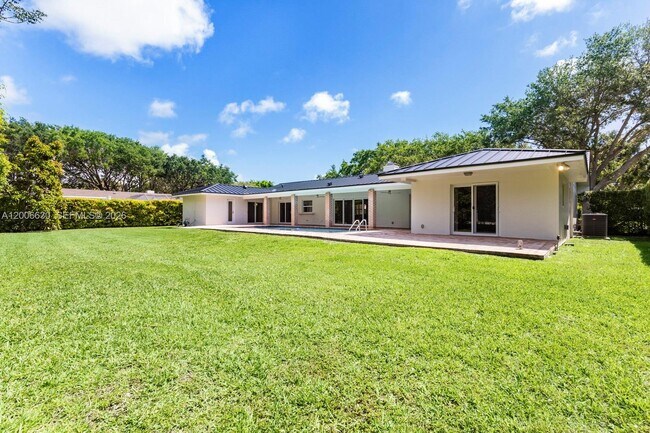 Building Photo - 13050 SW 71st Ave