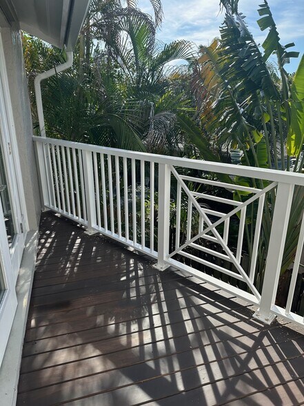 Balcony off of Master Bedroom - 921 SE 13th St