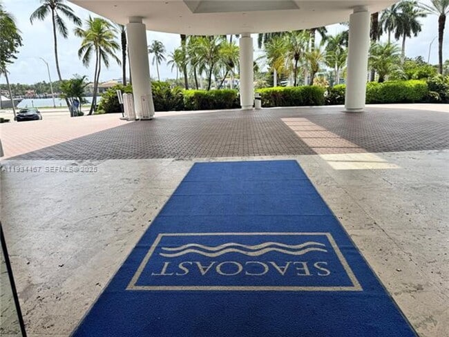 Building Photo - 5161 Collins Ave