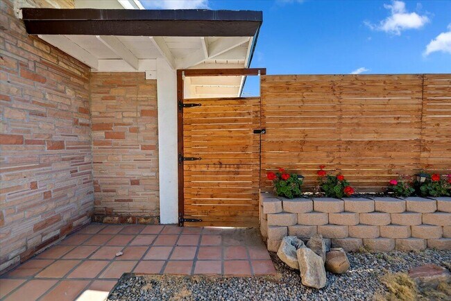 Building Photo - 32300 Shadow Mountain Ln