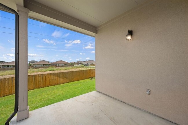 Building Photo - 409 Emerald Cv