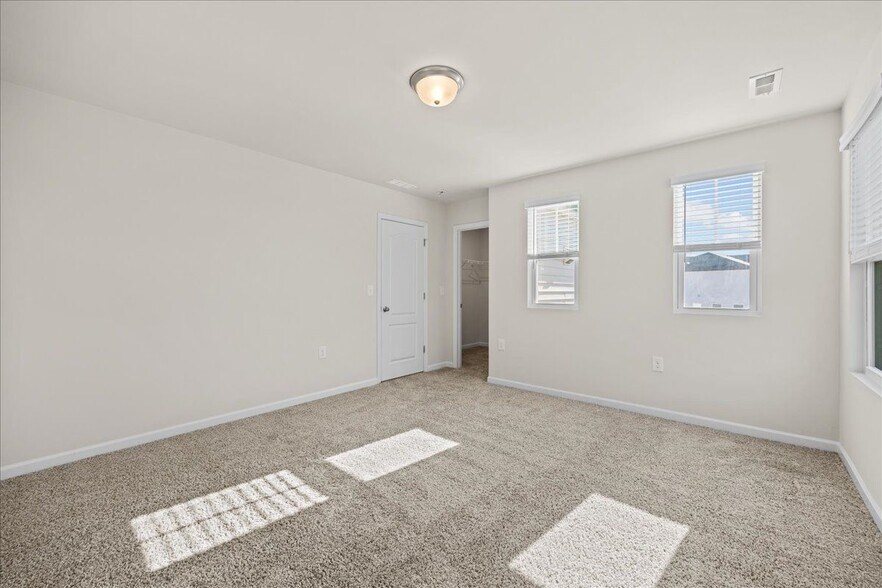 Building Photo - 149 Wilbur Lake Dr