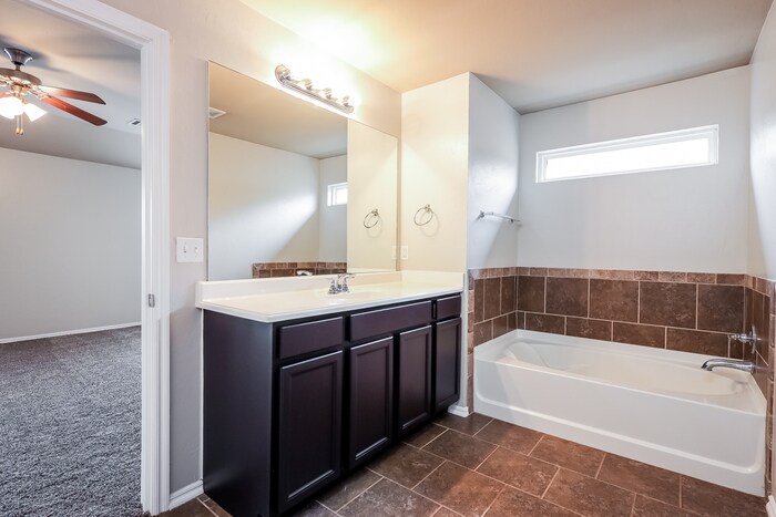 Building Photo - 9612 Evie Dr