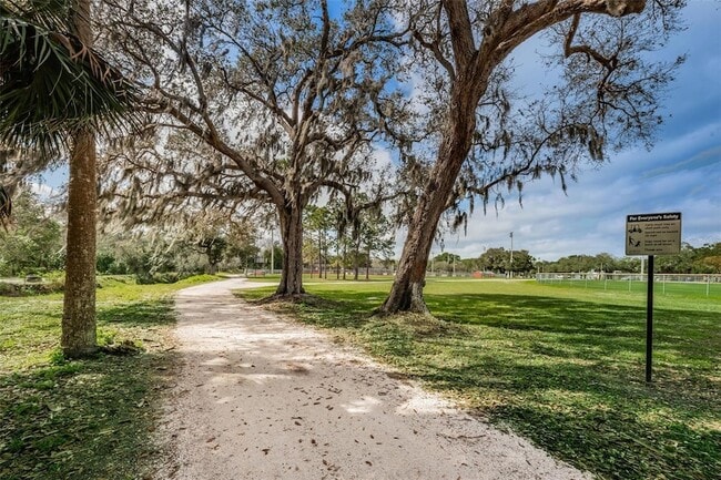 Building Photo - 1502 Cottonwood Terrace