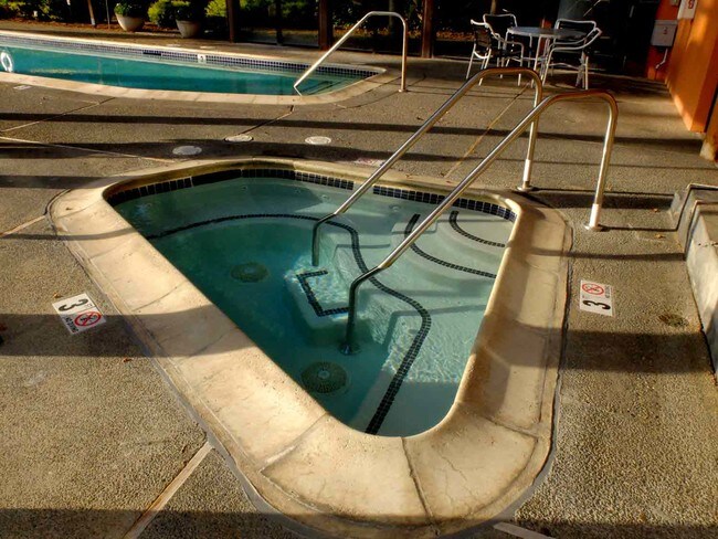 Building Photo - 101 S Lake Merced Hills