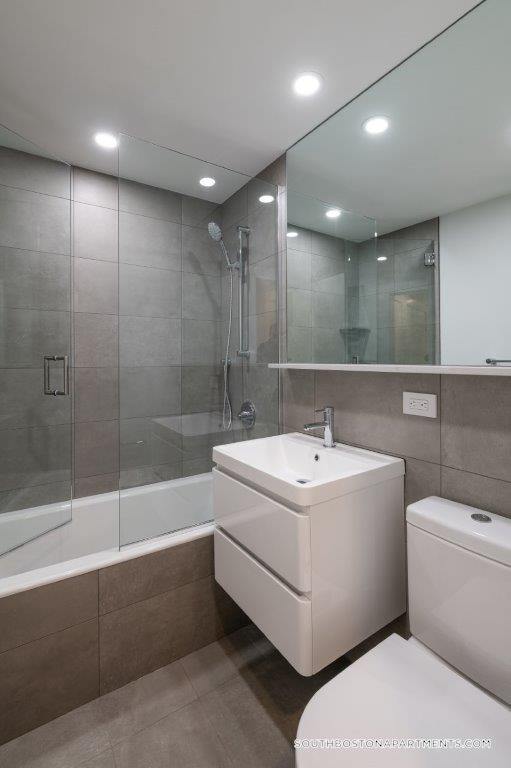 Building Photo - 1410 Columbia Rd