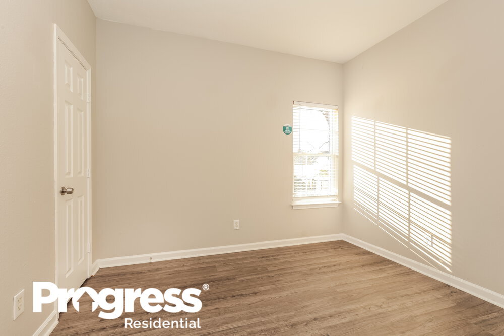 Building Photo - 1207 Larzelere Ln