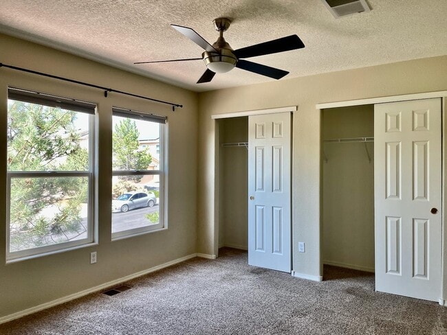 Building Photo - 12408 Mangas Trail NE