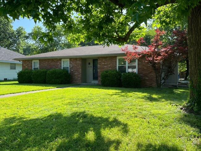 Primary Photo - 3 Bedroom, 2 Bathroom, Great Location!