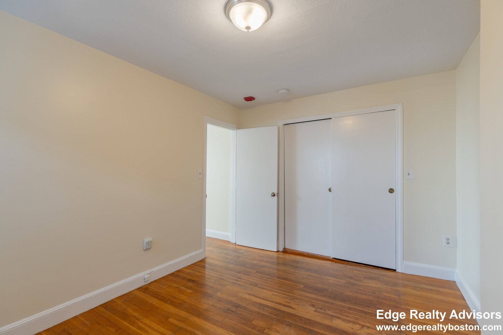 Building Photo - 132 Emerson St