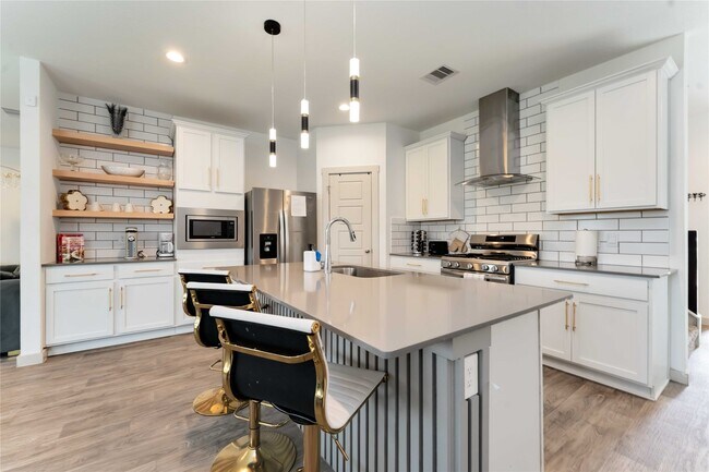 Building Photo - 12812 Barnsbury Ln