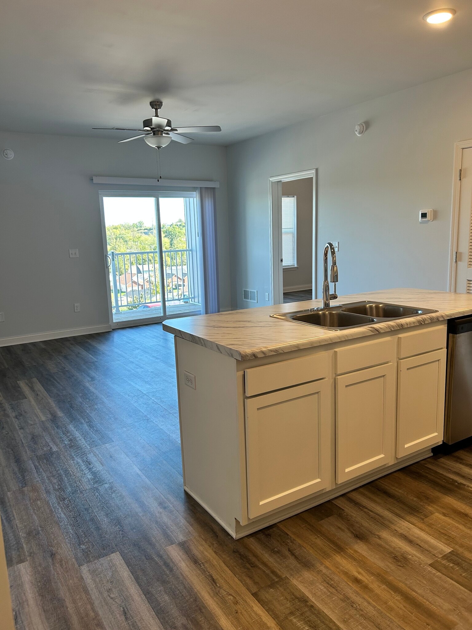 Building Photo - 530 Regency Cir