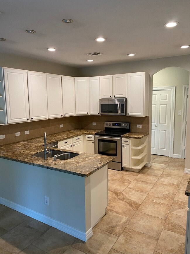 Building Photo - 7518 Nickaburr Creek Dr