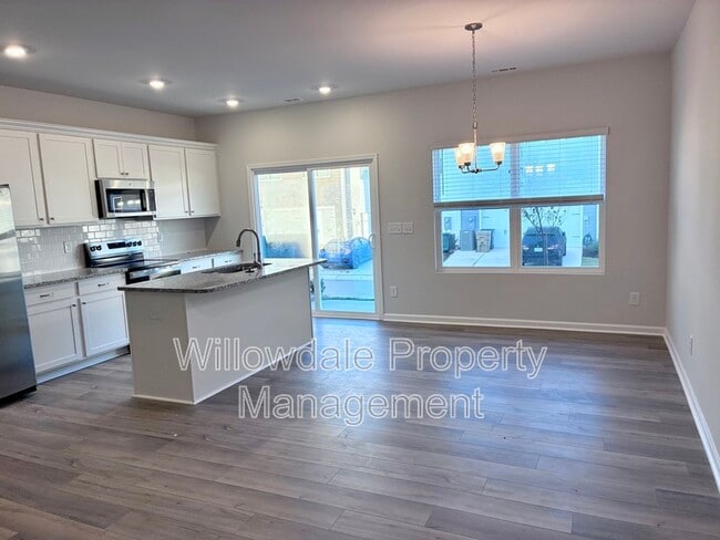 Building Photo - 211 Central Townes Wy